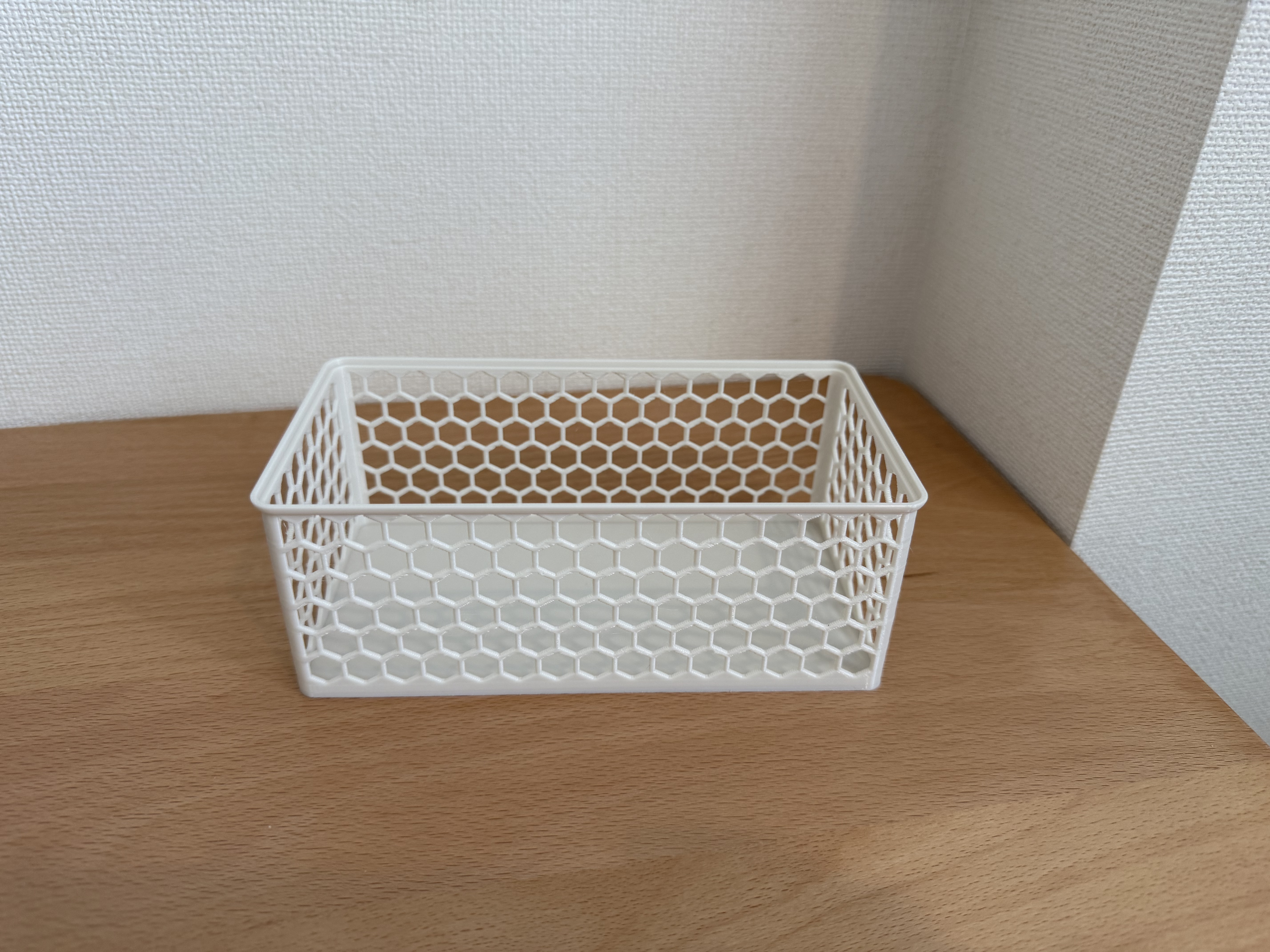 Miniatura 1 do modelo 3D 镂空堆叠收纳盒，可自由组合叠加 超省料