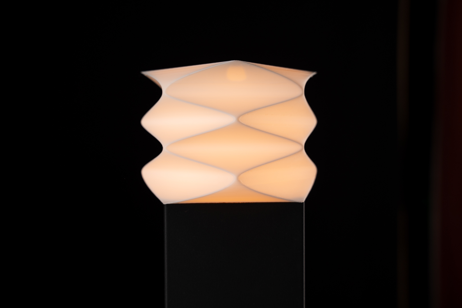 Miniatura 2 do modelo 3D Stele - Modular E27 Table Lamp
