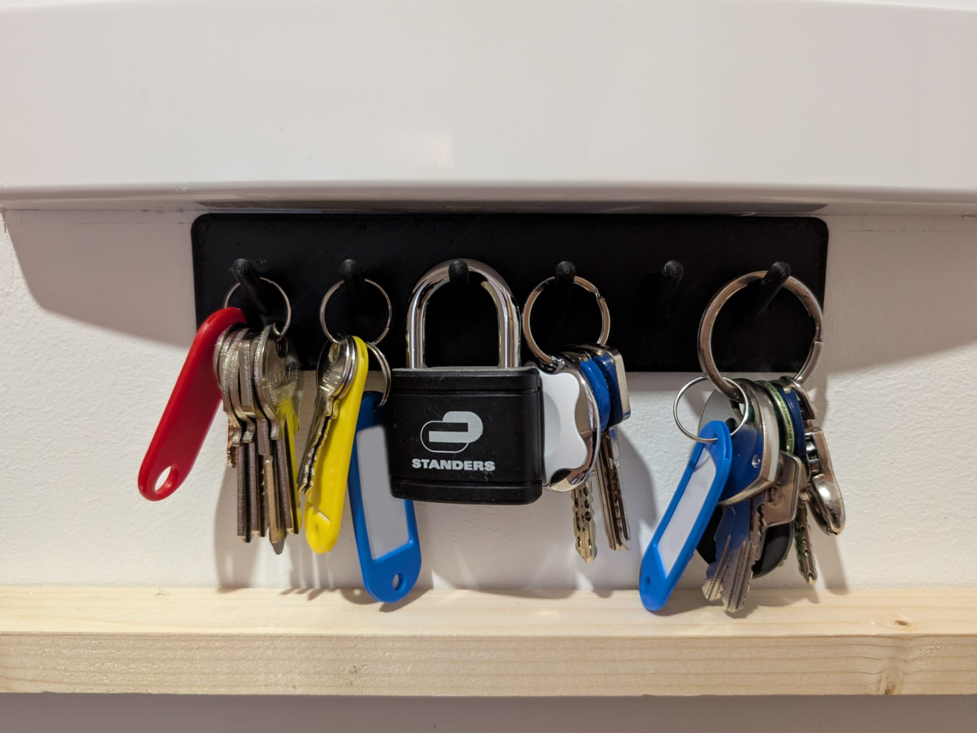 6-Key Wall-Mounted Key Holder