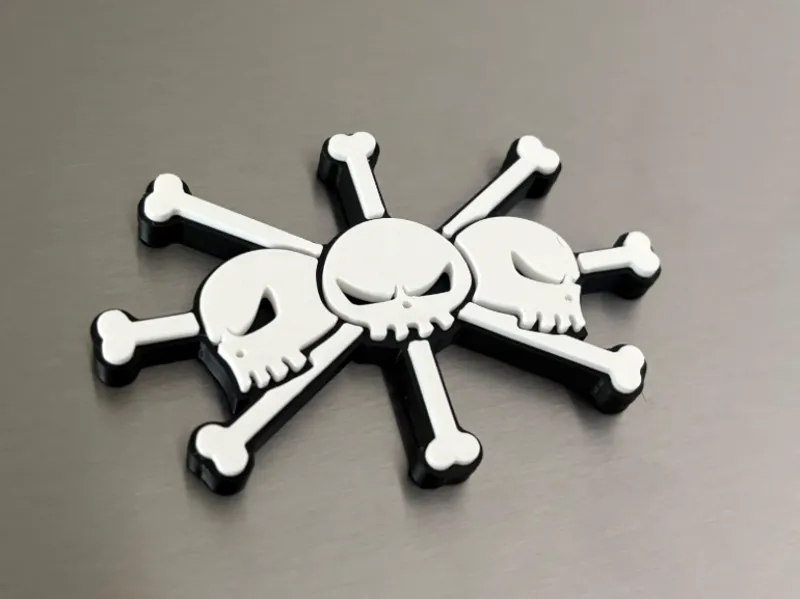 Blackbeard Pirates Jolly Roger (One Piece Magnet)