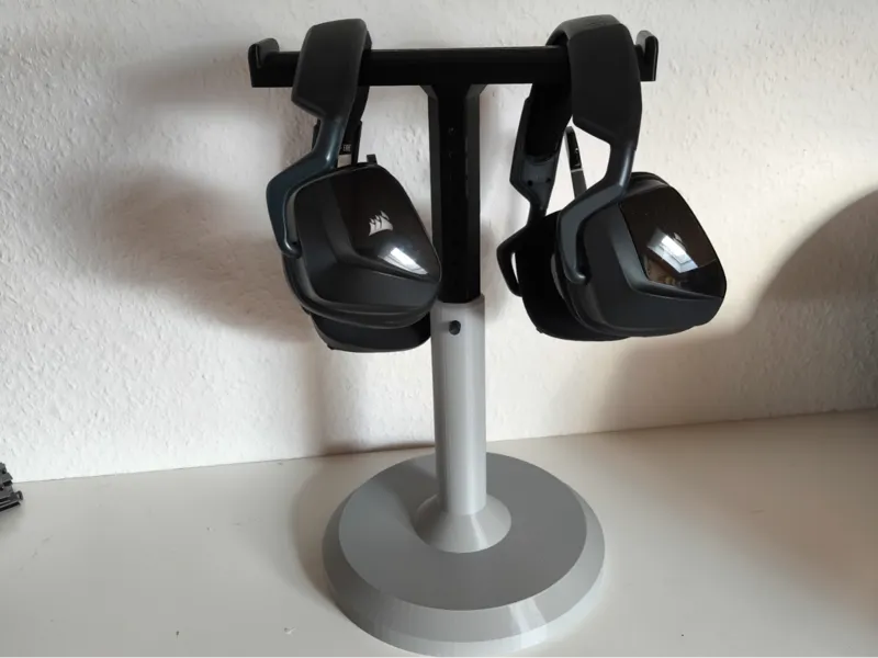 Headset / Headphone stand height adjustable