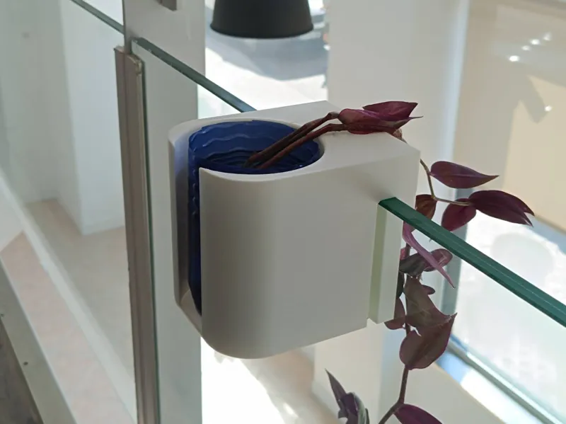 17mm thick glass railing plant support