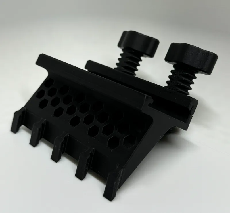 PickNest Clamp