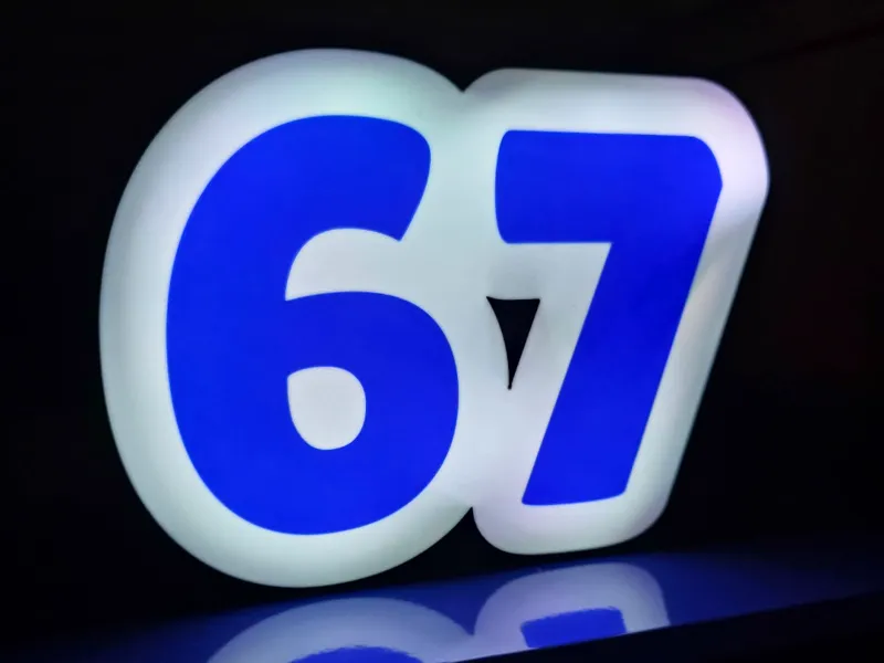 67 Lightbox