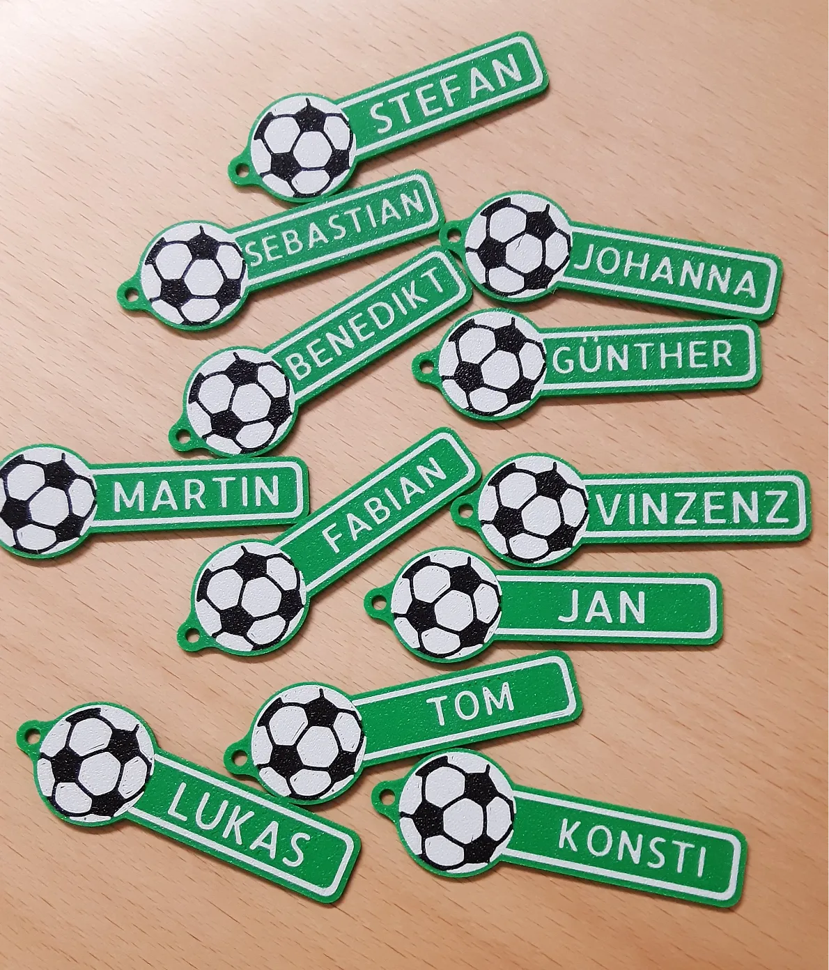 Keychain Soccer Ball with Customizable Name by Wabe3D-Design MakerWorld: Download Free 3D Models - 3D model önizlemesi