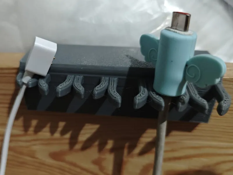 Cable top hanger ( 2 cm thick wood )