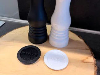 Le Creuset Deckel Pfeffermühle Salzmühle 