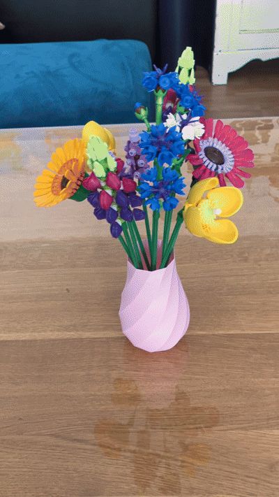 Vase for brics flowers with insert