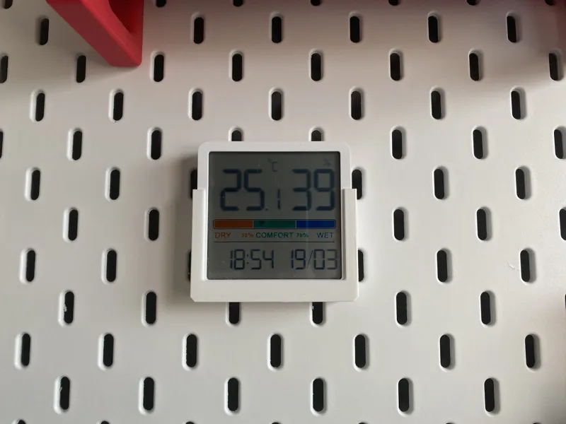 Temperature sensor Skadis holder
