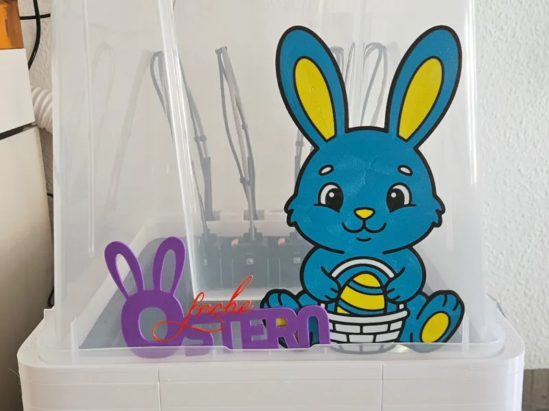 Niedlicher Sitzender Osterhase mit Korb und Ei