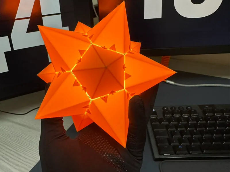 Star in hand - Support-Free Geometric Puzzle