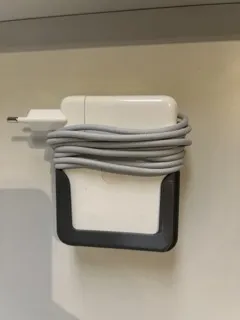 Support mural pour chargeur MacBook