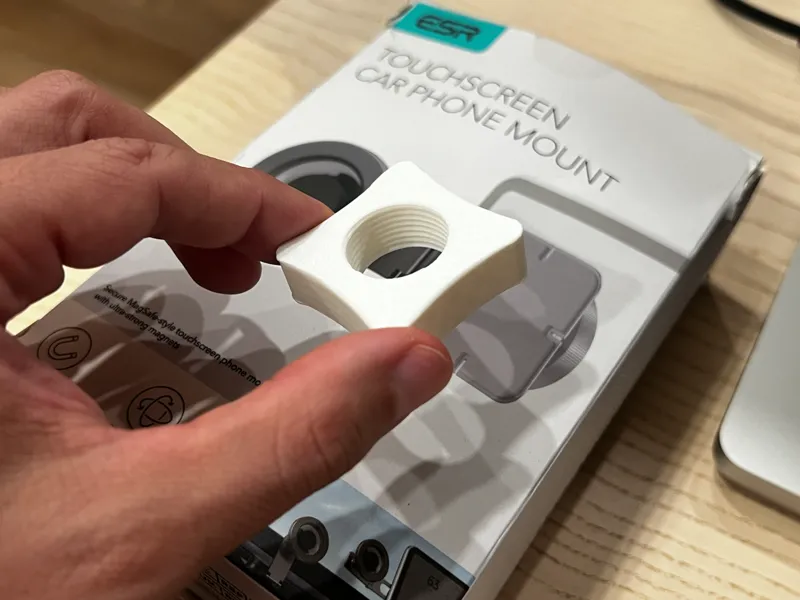Tightening nut for ESR MagSafe car mount