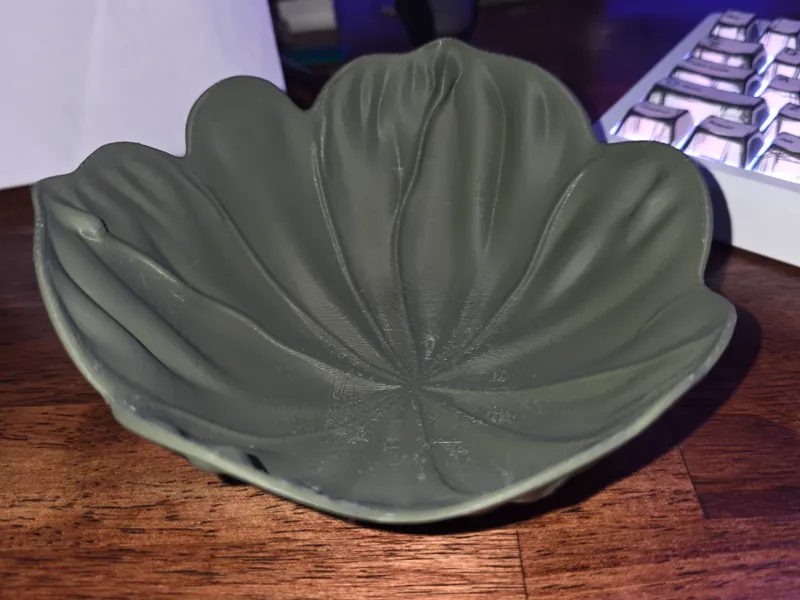 ITS A LEAF BOWL.... not sure what else to put here