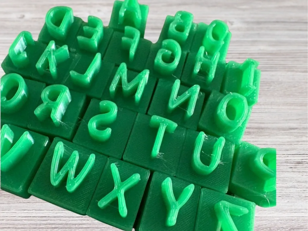 Tampons alphabet pour céramique