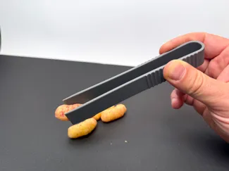 CleanGrip – 3D-Printed Snack Grabber