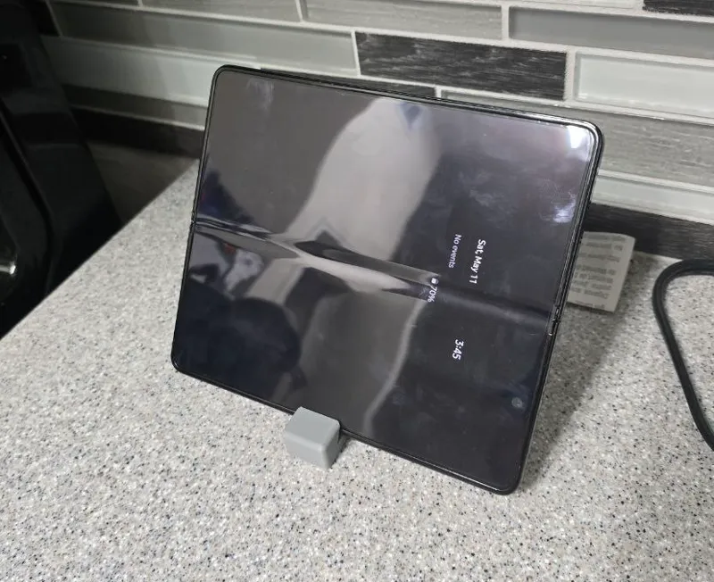 Z Fold 5 Keychain Table Top Stand and Tripod