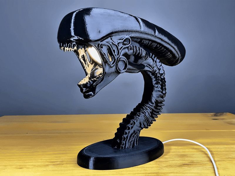 Xenomorph Alien Desk Lamp