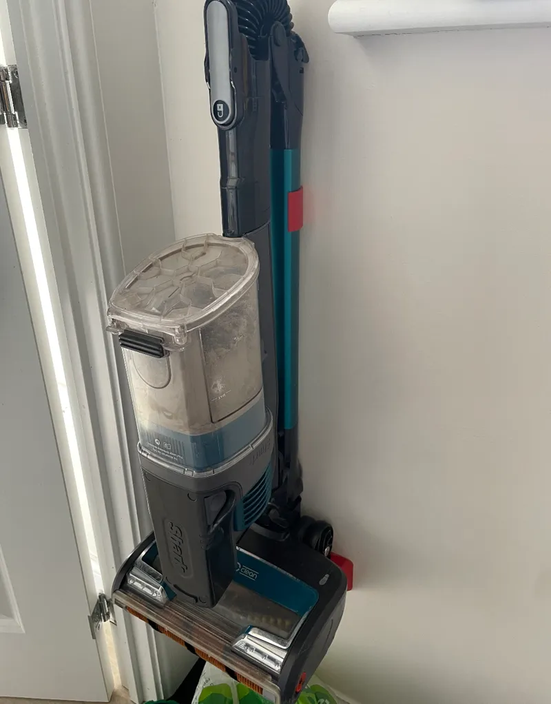 Cordless Shark Vac Wall Mount