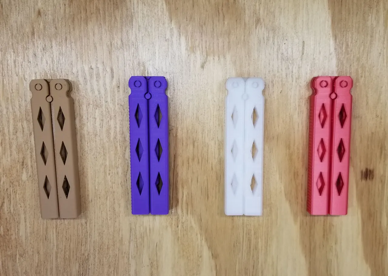 Butterfly Knife - Print in Place - Balisong view 3