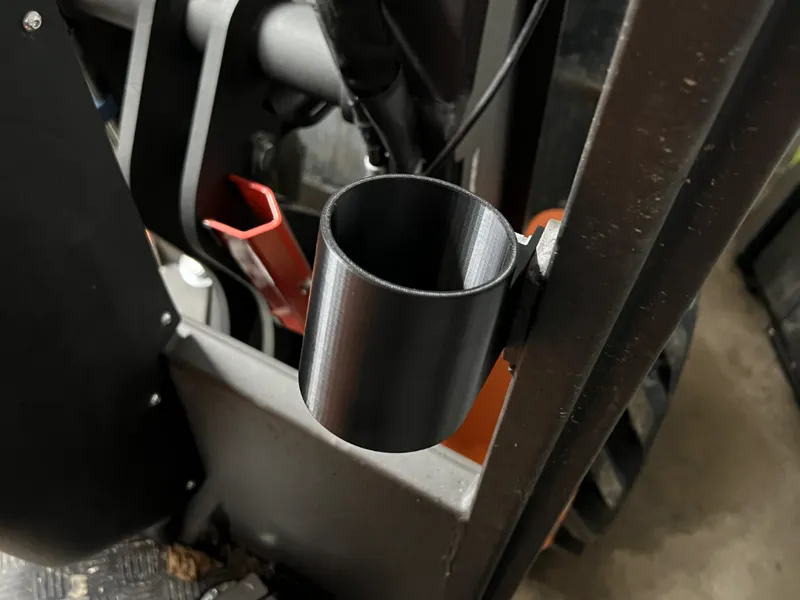Getränkehalter Hoflader Cast 825