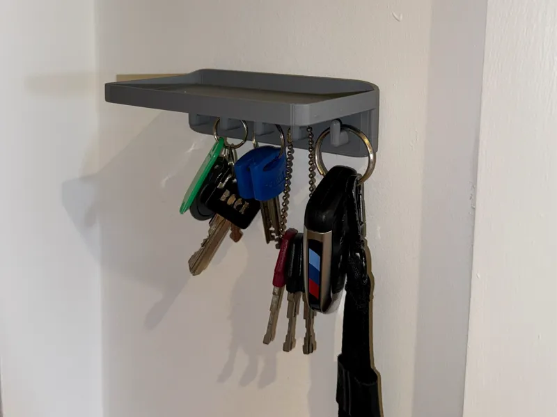 Simple key hook with tray