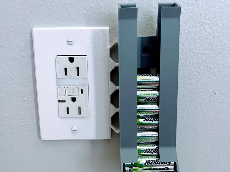 Multiboard Outlet  – AA FIFO Battery Holder