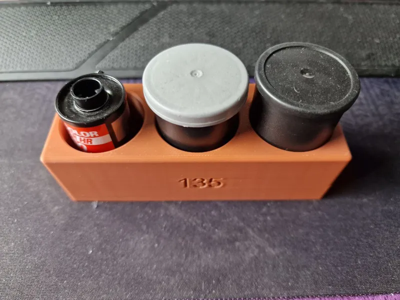 Filmspoolholder for analog film 135 35mm
