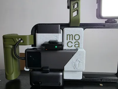 Media Hub for MOCA phone cage Ugreen Uno