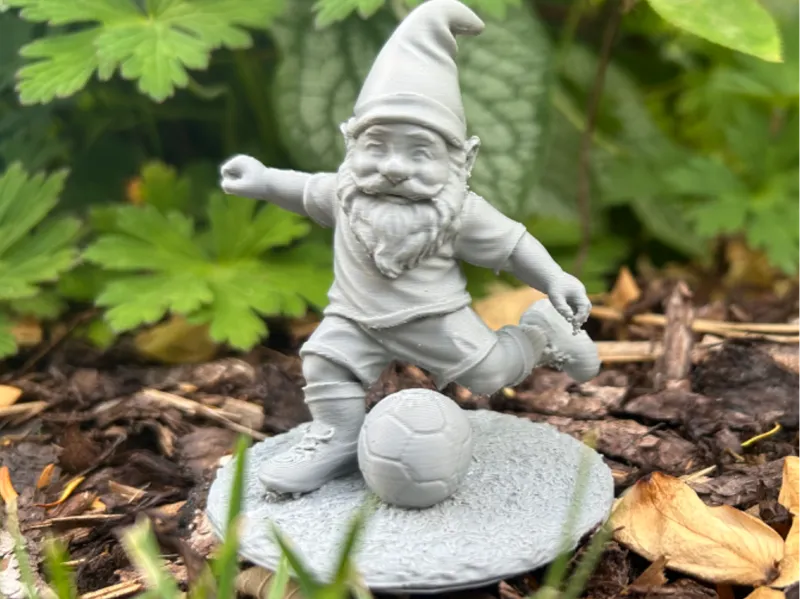 Fußball-Gartenzwerg