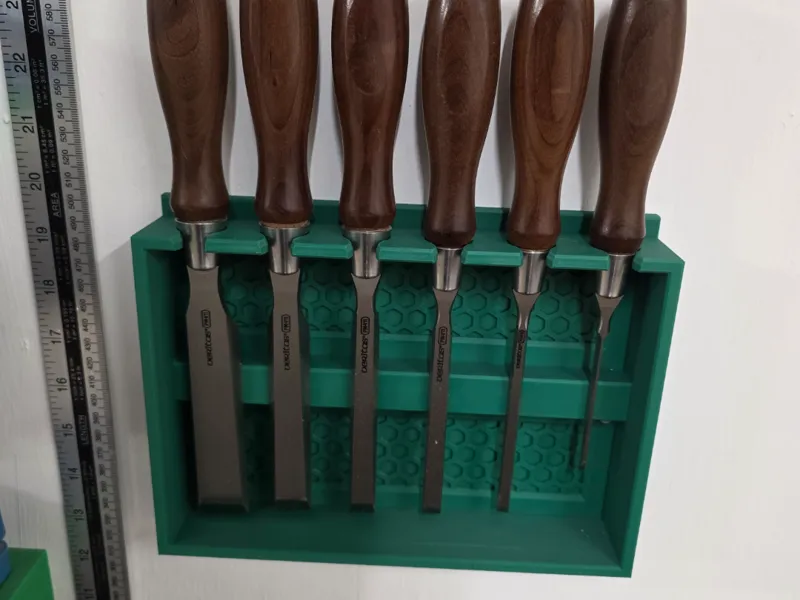 Chisel Holder with Magnet Retention