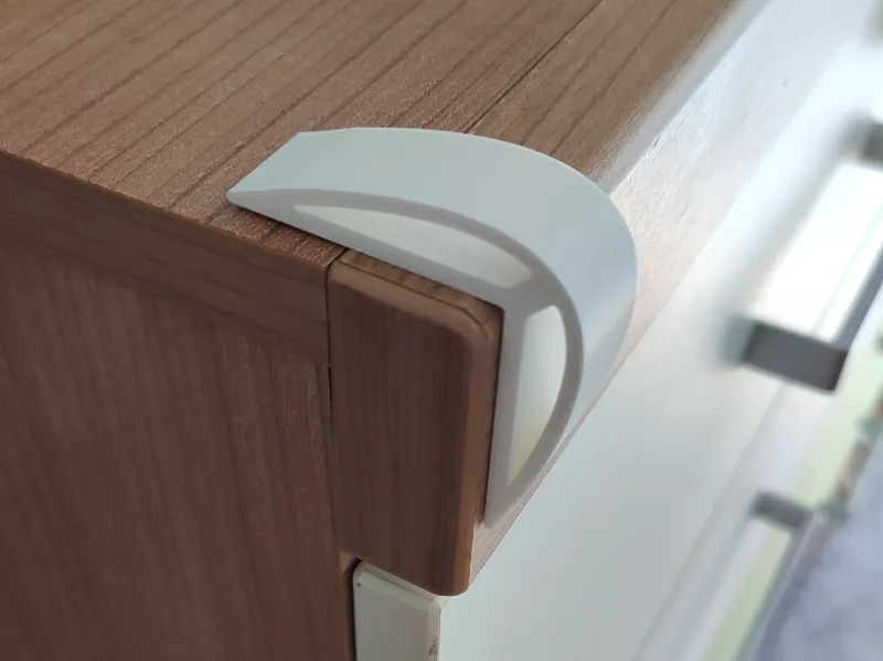 Govee Desk Neon Strip outer corner holder