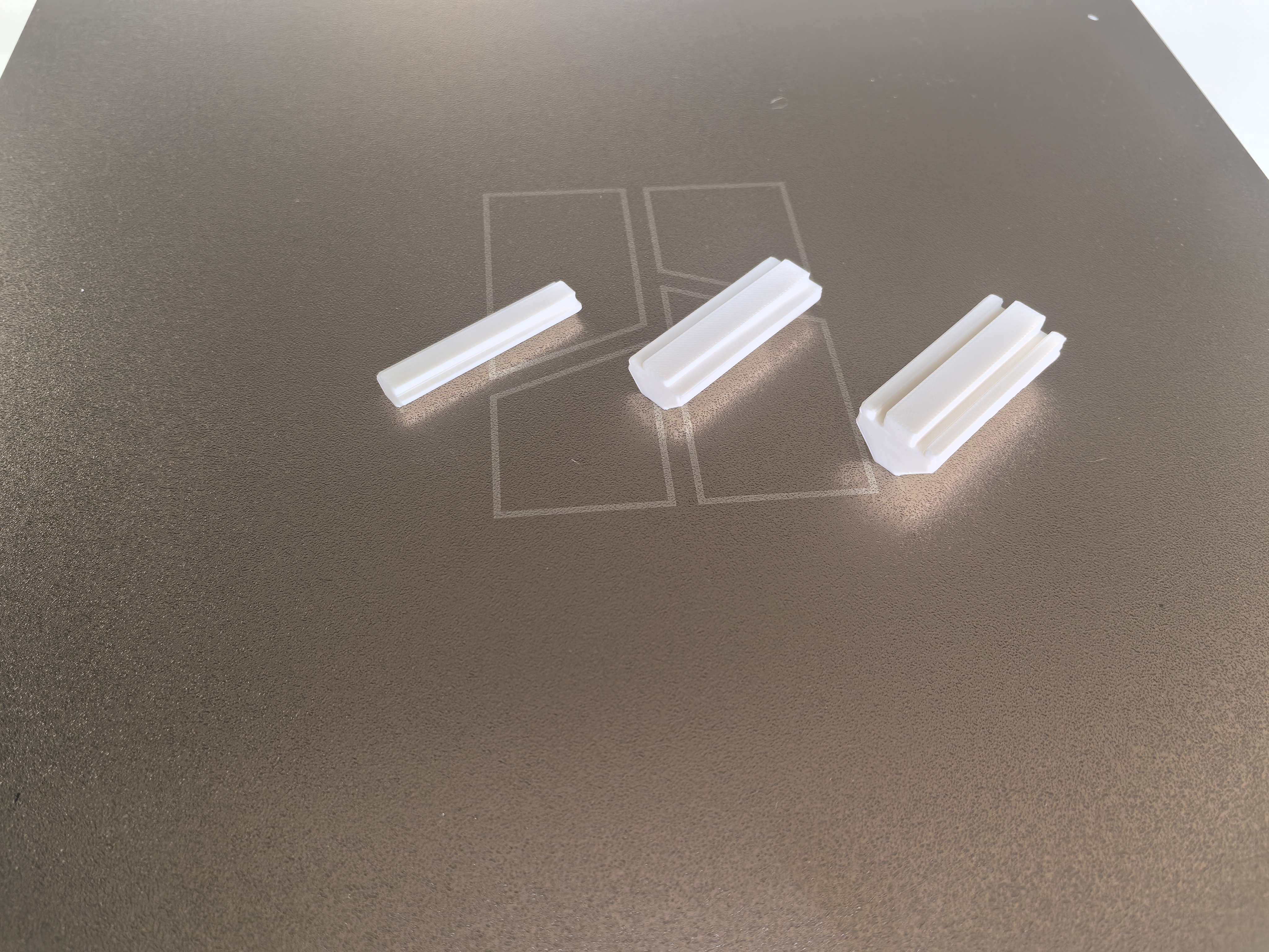 Miniatura 4 do modelo 3D 铝型材-平封条