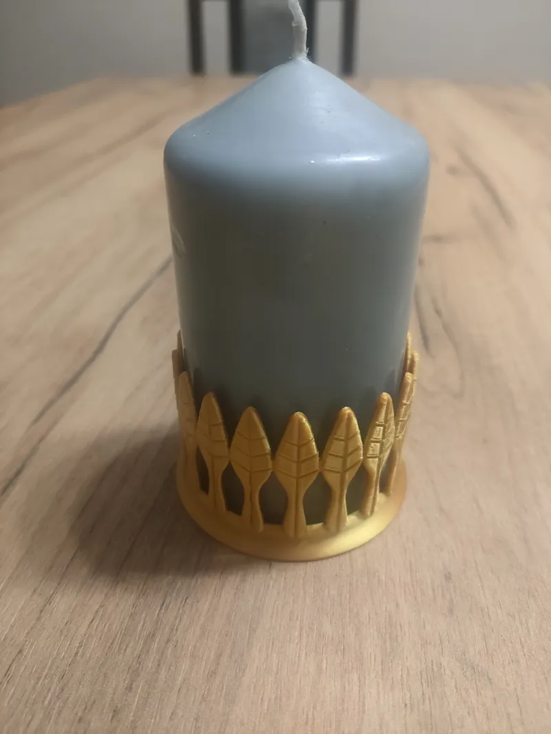 Round Leaf Candle Holder