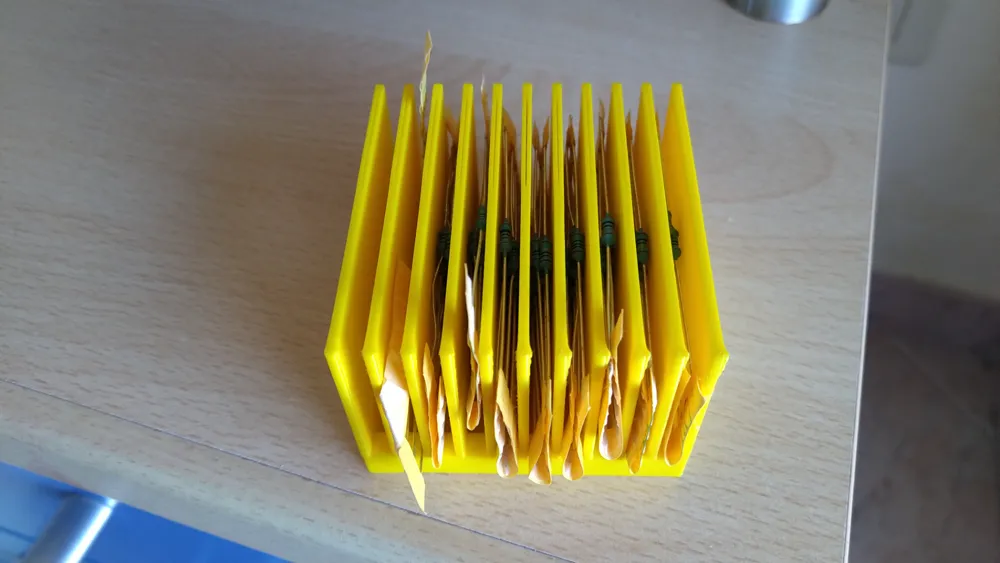 Resistor Holder by hioo MakerWorld