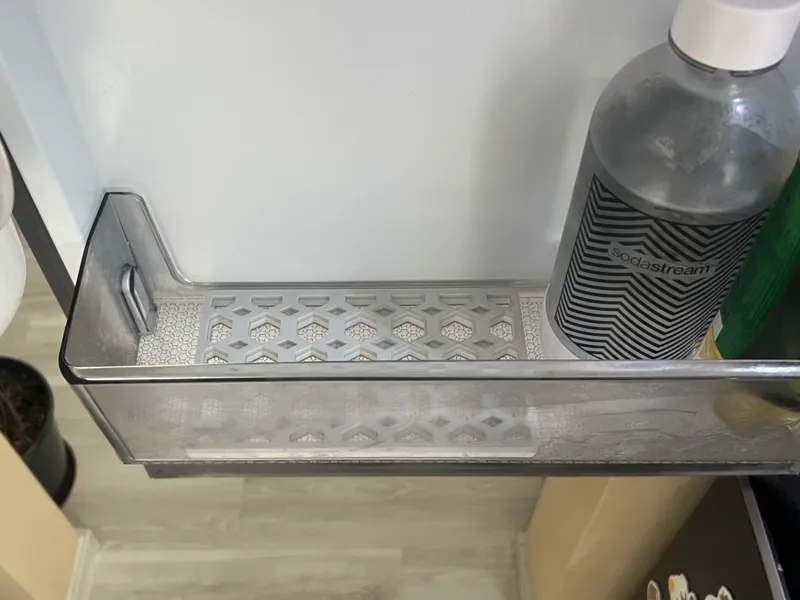 Grid under milk