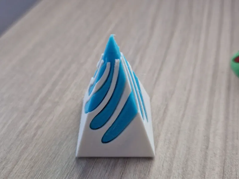 fidget pyramid game