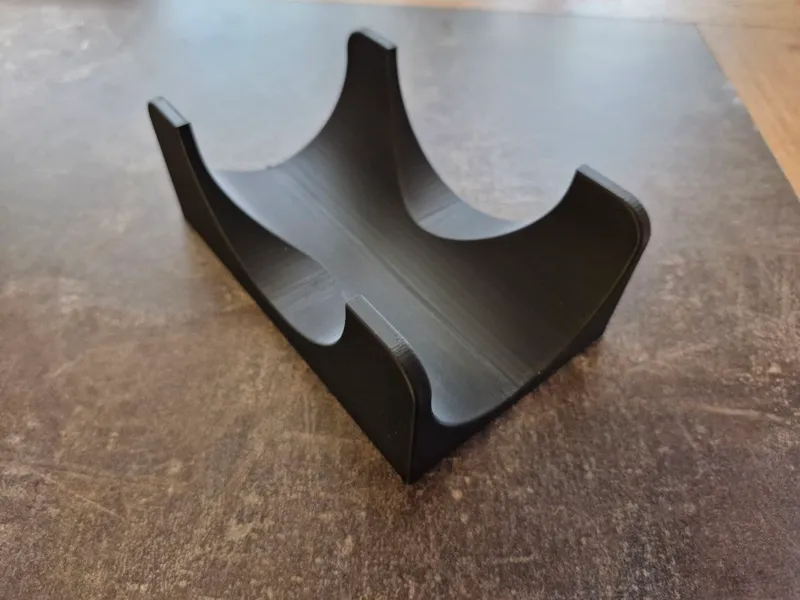 Stand for an extended keyboard or mouse desk mat