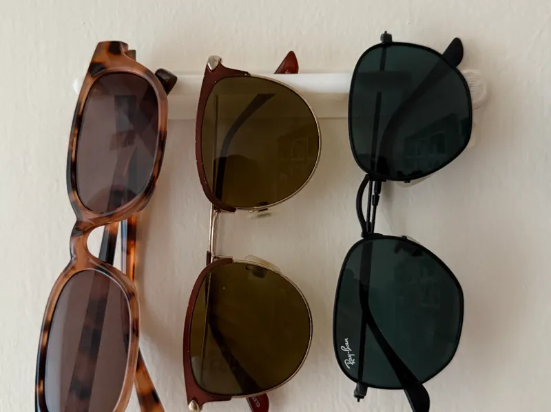 glasses holder - wall mount