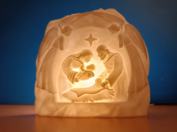 Crèche de Noël "pierre" (éclairage optionnel)