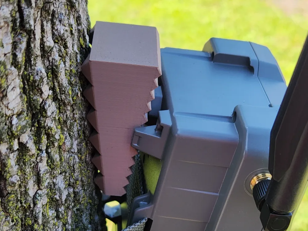 Soporte: Trail Camera Tilting Wedge. Referencia del modelo original.