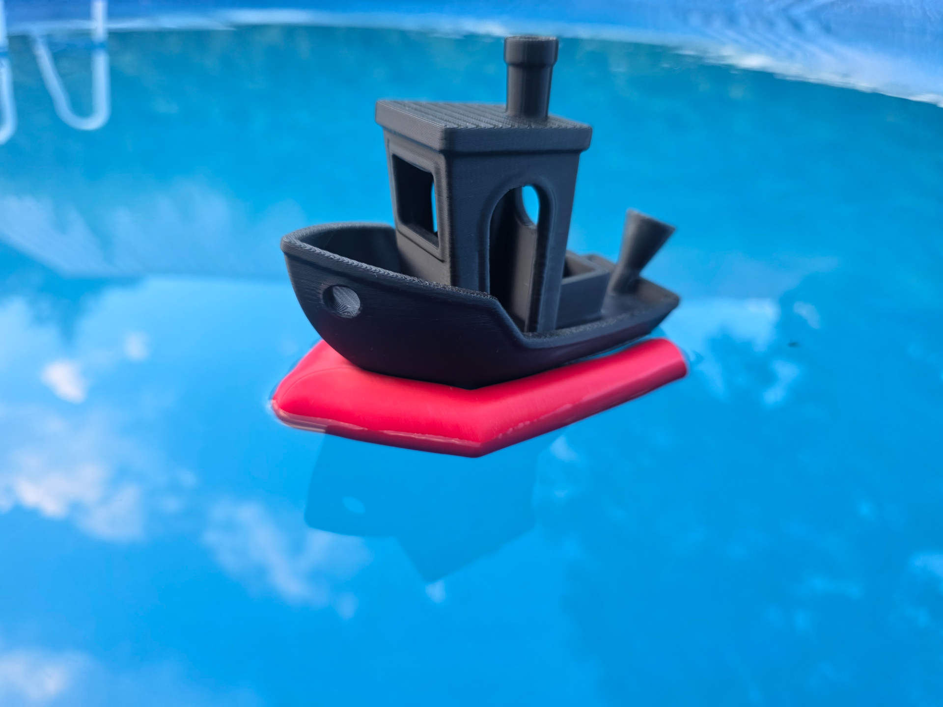 Giant Benchy - Balónkový pohon & Kýl / Stability
