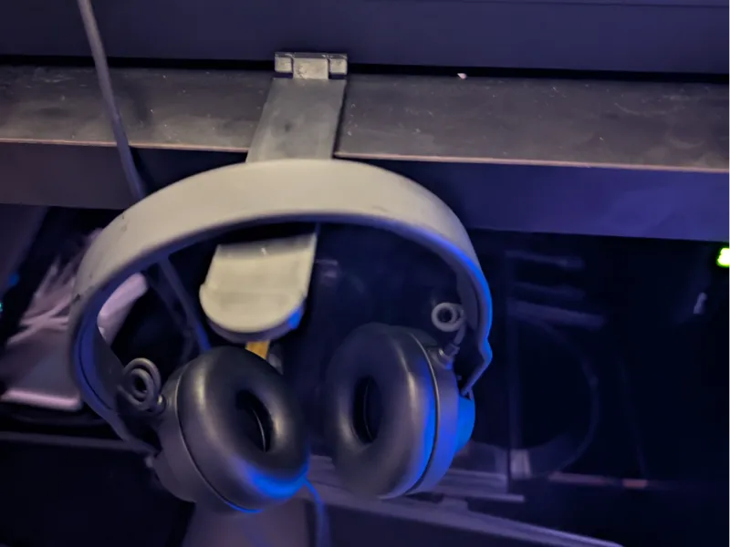 Hinged Headphone holder for DJs