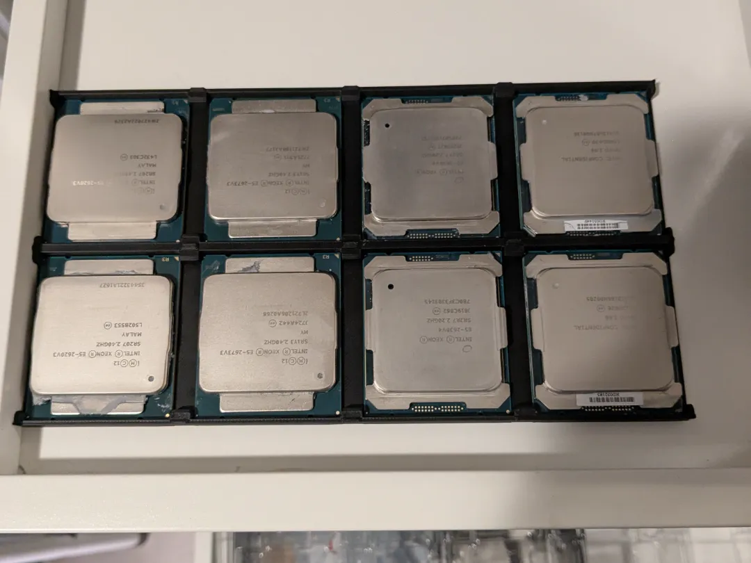 Plateau de rangement CPU LGA-2011