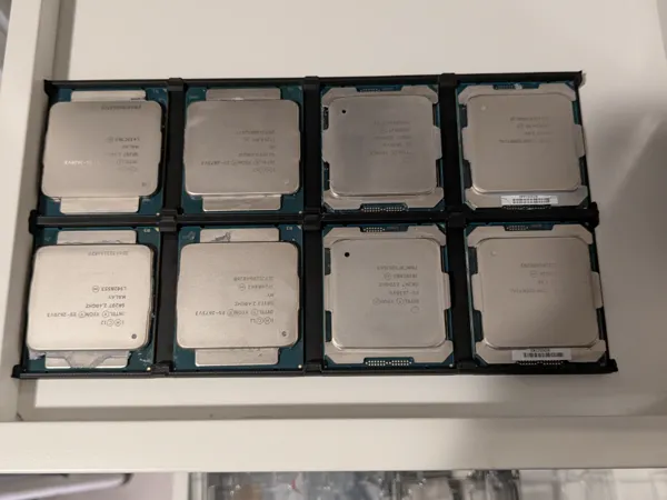 Plateau de rangement CPU LGA-2011