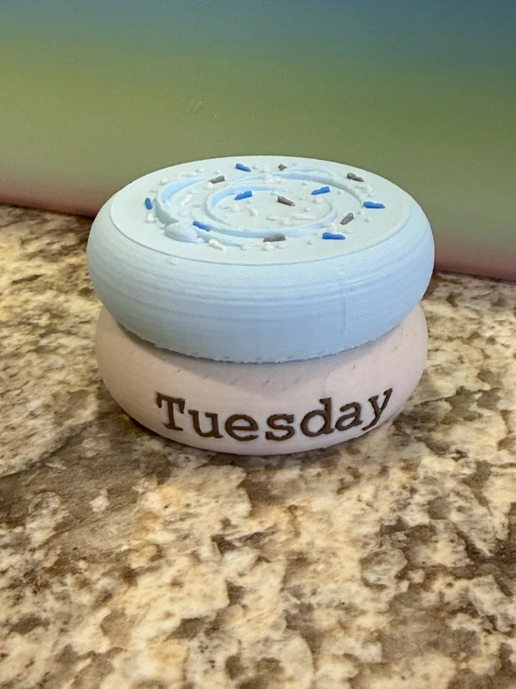 Sugar Cookie 7 day Pill Container - Free 3D Print Model - MakerWorld