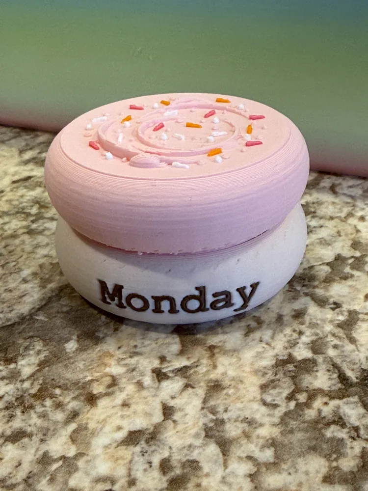 Sugar Cookie 7 day Pill Container - Free 3D Print Model - MakerWorld
