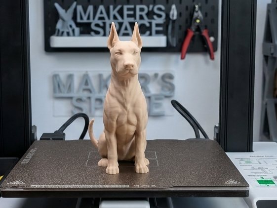Dobermann Statue