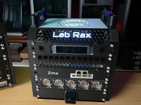 Letrero o emblema decorativo: NeoPixel Light-Up Lab Rax Logo — referencia de MakerWorld