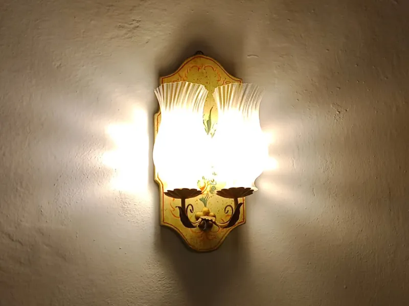 900s Lampshade Replacement–Functional Restoration